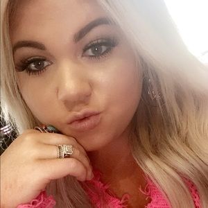 Meet your Posher, Noel